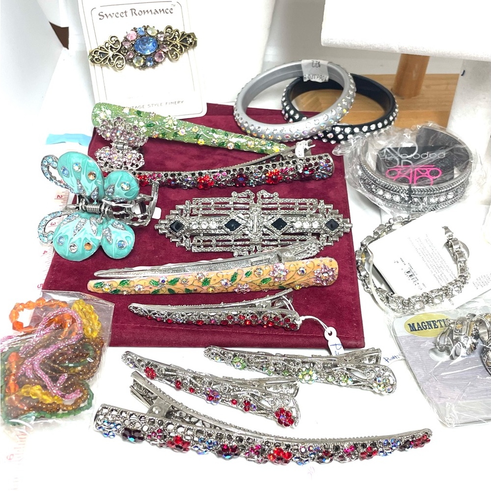 Lot of Hair Accessories and Clips…